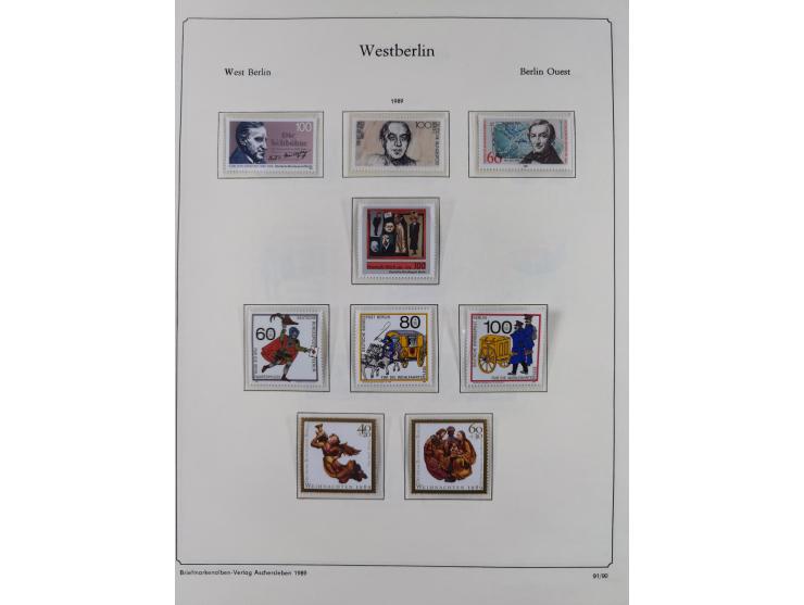 1948/90, postfrische komplette Sammlung Berlin im Vordruck-Album, dabei Besonderheiten wie Mi. 33 verschobener Aufdruck, gepr