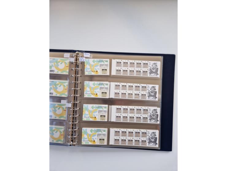 1960/2000, umfangreiche Sammlung der postfrischen Markenheftchen von Bund/Berlin in 19 SAFE-Ringbindern, sehr spezialisiert u