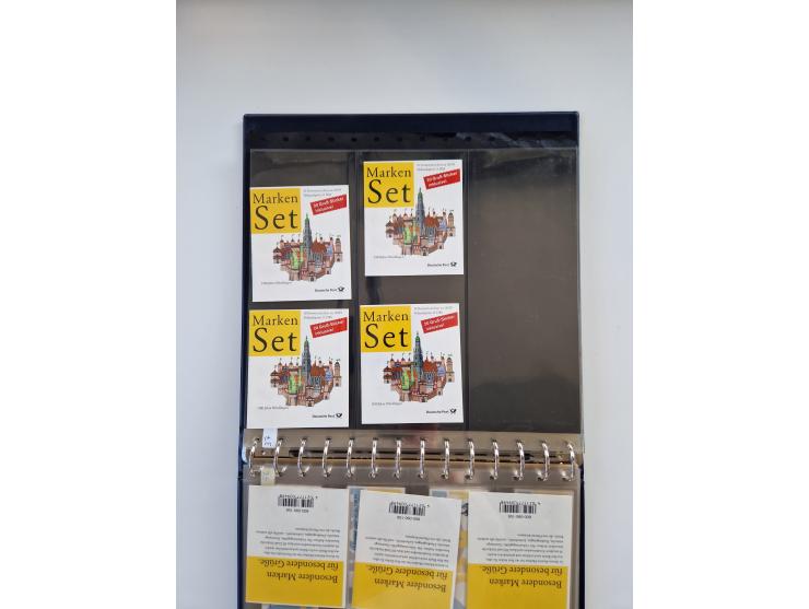 1960/2000, umfangreiche Sammlung der postfrischen Markenheftchen von Bund/Berlin in 19 SAFE-Ringbindern, sehr spezialisiert u