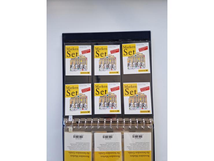 1960/2000, umfangreiche Sammlung der postfrischen Markenheftchen von Bund/Berlin in 19 SAFE-Ringbindern, sehr spezialisiert u