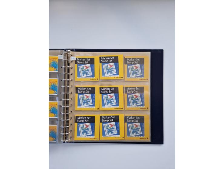1960/2000, umfangreiche Sammlung der postfrischen Markenheftchen von Bund/Berlin in 19 SAFE-Ringbindern, sehr spezialisiert u