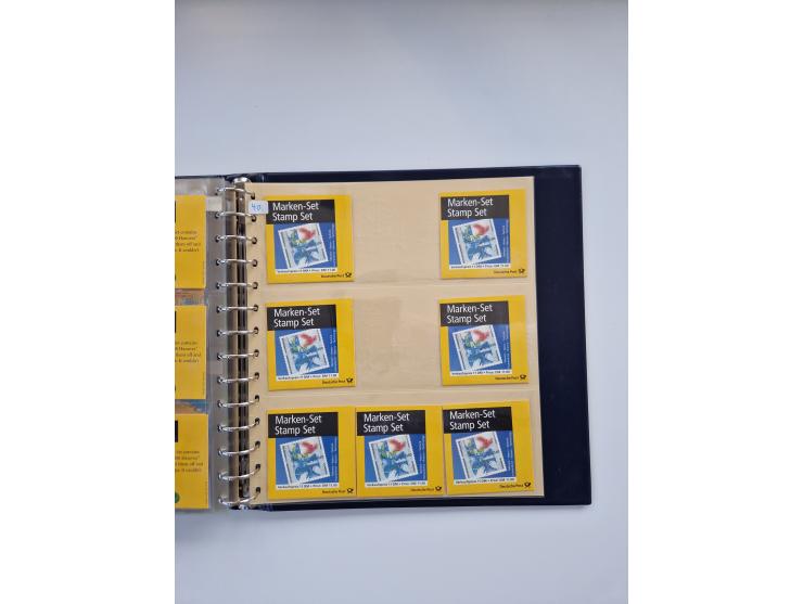 1960/2000, umfangreiche Sammlung der postfrischen Markenheftchen von Bund/Berlin in 19 SAFE-Ringbindern, sehr spezialisiert u