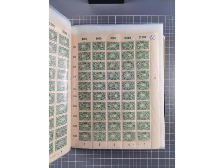 1922, meist postfrische Sammlung mit 100 Bogen ex Mi.-Nr. 246-57, teils sign. INFLA Berlin, in guter Erhaltung, teils übliche