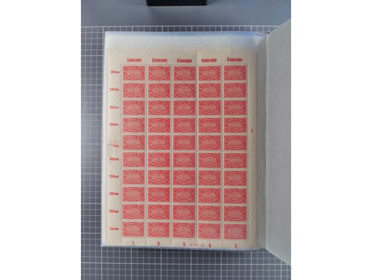 1922, meist postfrische Sammlung mit 100 Bogen ex Mi.-Nr. 246-57, teils sign. INFLA Berlin, in guter Erhaltung, teils übliche