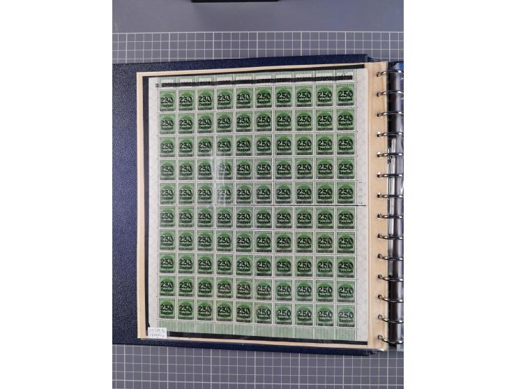 1919/23, meist postfrische Sammlung mit über 200 Bögen, bis auf wenige aufgetrennte Exemplare in kpl. Bogen, dabei auch etwas