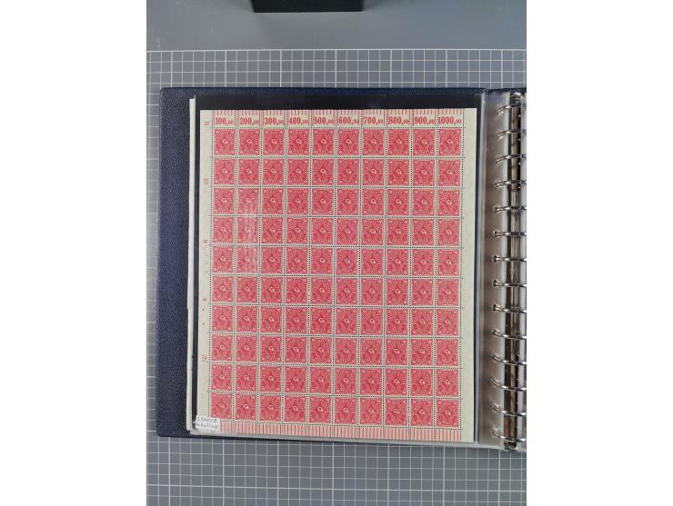 1919/23, meist postfrische Sammlung mit über 200 Bögen, bis auf wenige aufgetrennte Exemplare in kpl. Bogen, dabei auch etwas