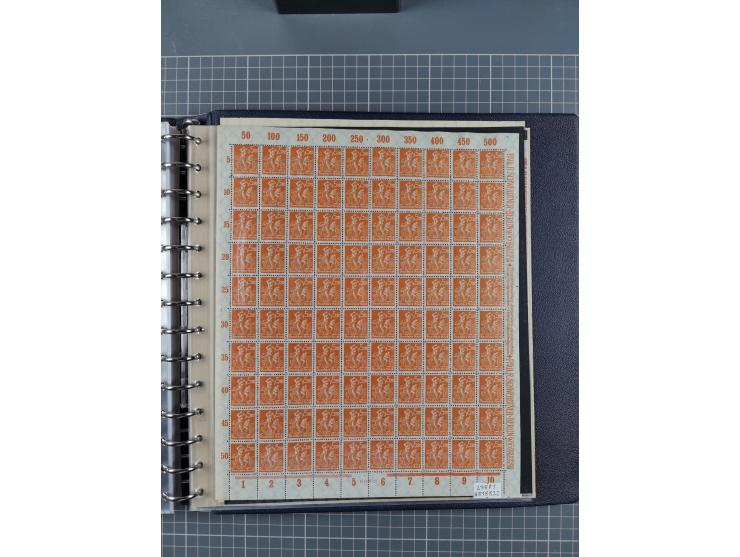 1919/23, meist postfrische Sammlung mit über 200 Bögen, bis auf wenige aufgetrennte Exemplare in kpl. Bogen, dabei auch etwas