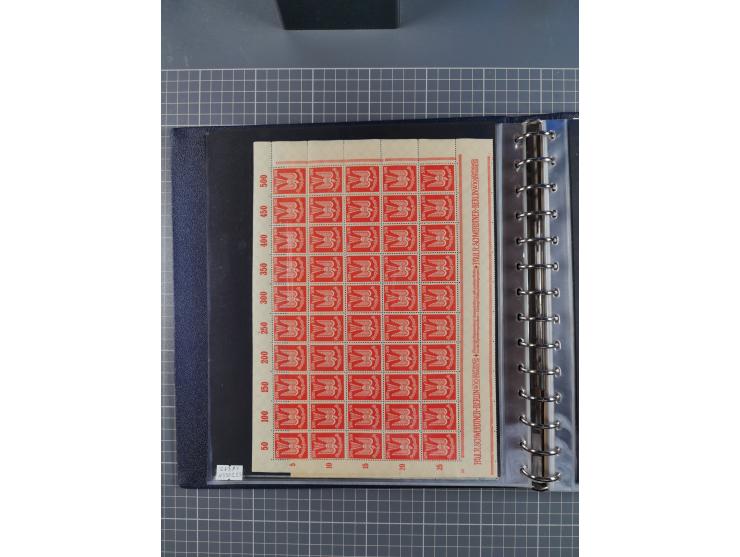 1919/23, meist postfrische Sammlung mit über 200 Bögen, bis auf wenige aufgetrennte Exemplare in kpl. Bogen, dabei auch etwas