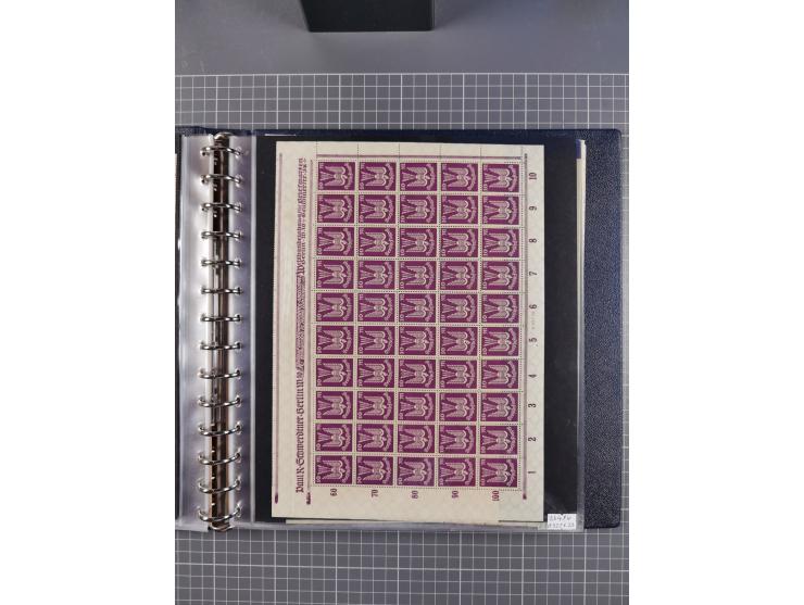 1919/23, meist postfrische Sammlung mit über 200 Bögen, bis auf wenige aufgetrennte Exemplare in kpl. Bogen, dabei auch etwas