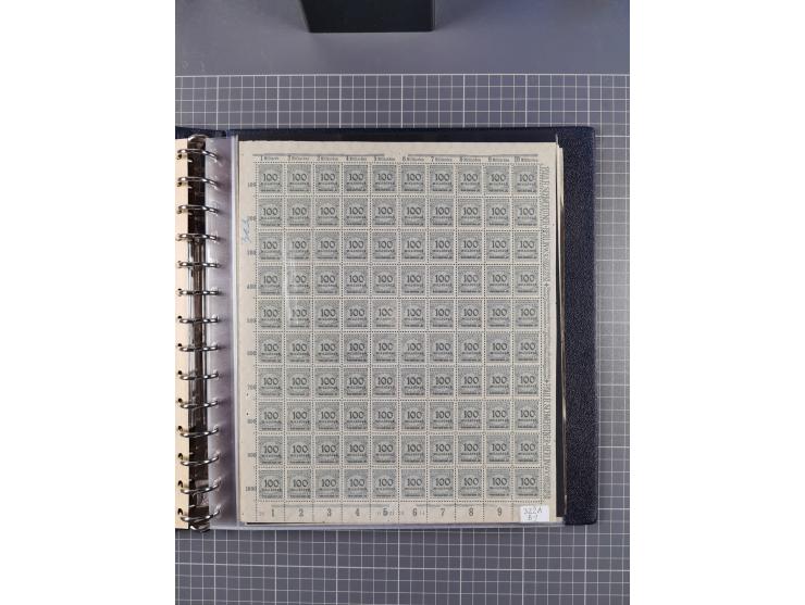 1919/23, meist postfrische Sammlung mit über 200 Bögen, bis auf wenige aufgetrennte Exemplare in kpl. Bogen, dabei auch etwas