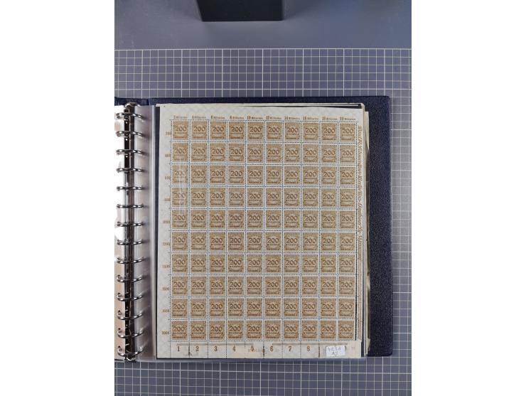 1919/23, meist postfrische Sammlung mit über 200 Bögen, bis auf wenige aufgetrennte Exemplare in kpl. Bogen, dabei auch etwas