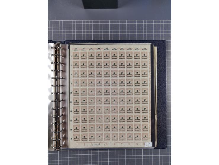 1919/23, meist postfrische Sammlung mit über 200 Bögen, bis auf wenige aufgetrennte Exemplare in kpl. Bogen, dabei auch etwas