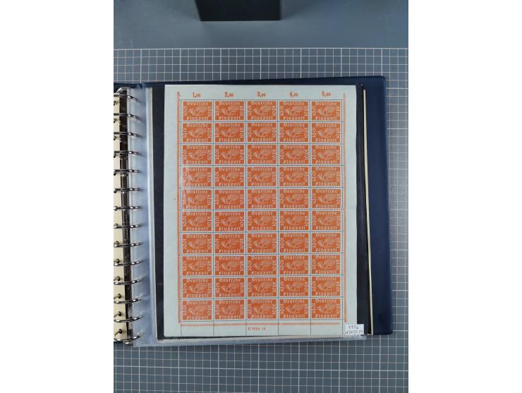 1919/23, meist postfrische Sammlung mit über 200 Bögen, bis auf wenige aufgetrennte Exemplare in kpl. Bogen, dabei auch etwas