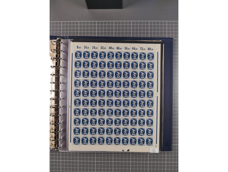 1919/23, meist postfrische Sammlung mit über 200 Bögen, bis auf wenige aufgetrennte Exemplare in kpl. Bogen, dabei auch etwas