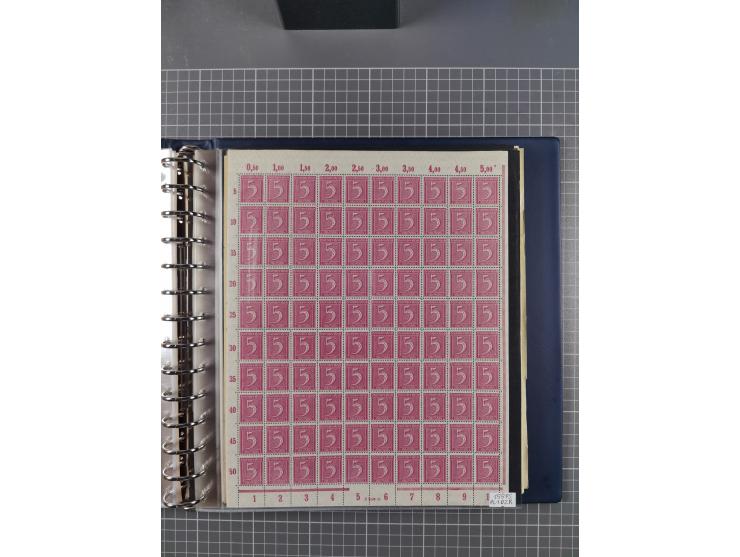 1919/23, meist postfrische Sammlung mit über 200 Bögen, bis auf wenige aufgetrennte Exemplare in kpl. Bogen, dabei auch etwas