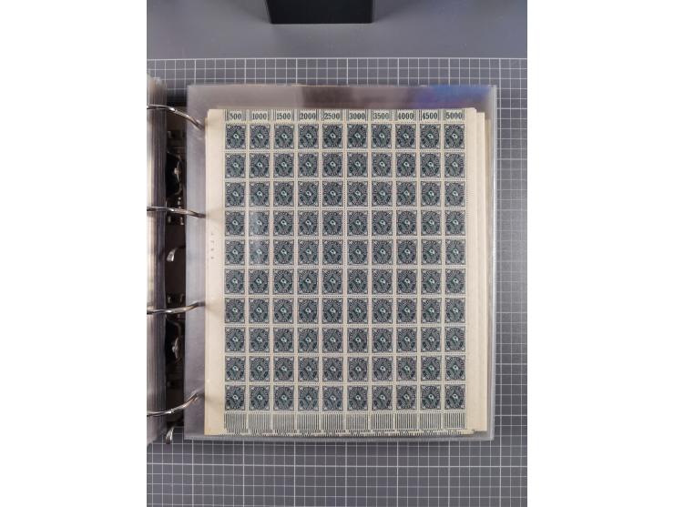 1921/22, postfrischer und ungebrauchter Bestand mit etwas über 200 Bogen und Bogenteilen, dabei Walzen- und Plattenbogen, HAN