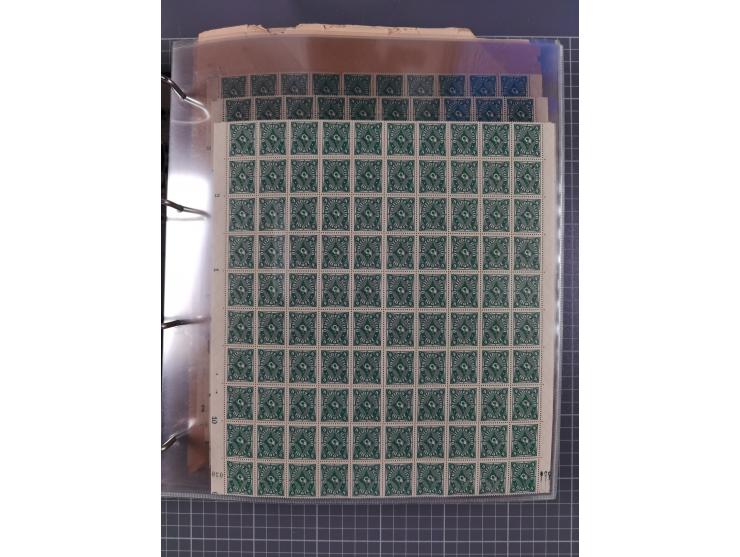 1921/22, postfrischer und ungebrauchter Bestand mit etwas über 200 Bogen und Bogenteilen, dabei Walzen- und Plattenbogen, HAN