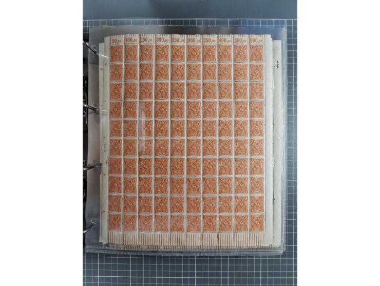 1921/22, postfrischer und ungebrauchter Bestand mit etwas über 200 Bogen und Bogenteilen, dabei Walzen- und Plattenbogen, HAN