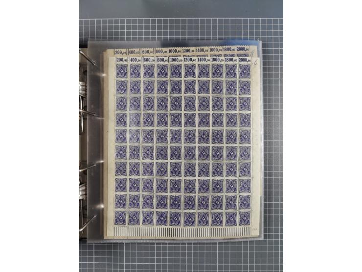 1921/22, postfrischer und ungebrauchter Bestand mit etwas über 200 Bogen und Bogenteilen, dabei Walzen- und Plattenbogen, HAN