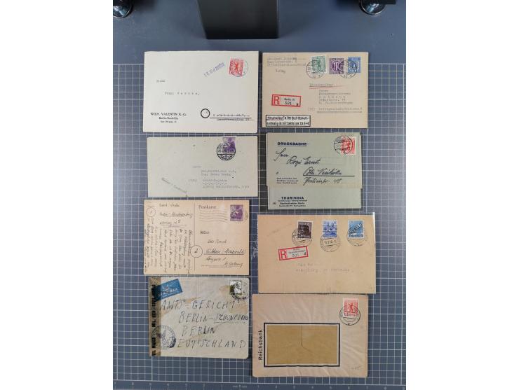 1945/48, über 200 Briefe, Karten und Ganzsachen mit frühe Post von und nach Berlin, R-Briefe, interessante Mischfrankaturen, 