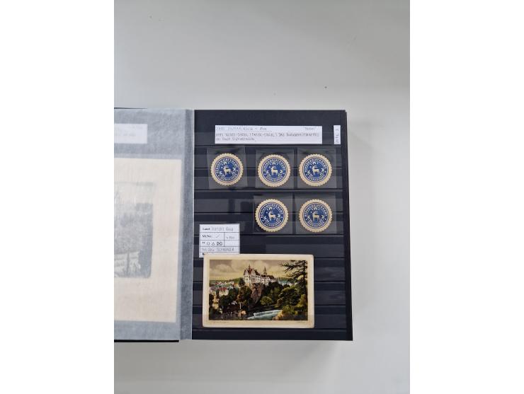 SIGMARINGEN: 1823/2000 (ca.), Heimatssammlung &nbsp;in 14 Steckbüchern, mit einigen hundert Briefen, Karten und Ganzsachen (v