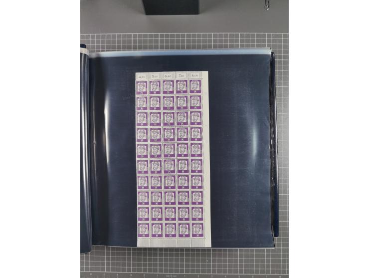 1960/75. postfrische Bogenteile der Dauerserien ab Bedeutende Deutsche, dabei Formnummern und Berlin mit u.a. Mi.-Nr. 246-49 