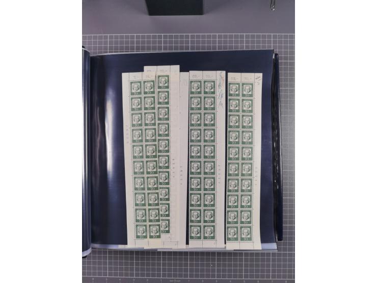 1960/75. postfrische Bogenteile der Dauerserien ab Bedeutende Deutsche, dabei Formnummern und Berlin mit u.a. Mi.-Nr. 246-49 