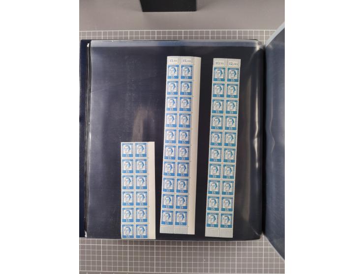 1960/75. postfrische Bogenteile der Dauerserien ab Bedeutende Deutsche, dabei Formnummern und Berlin mit u.a. Mi.-Nr. 246-49 