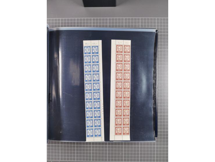 1960/75. postfrische Bogenteile der Dauerserien ab Bedeutende Deutsche, dabei Formnummern und Berlin mit u.a. Mi.-Nr. 246-49 