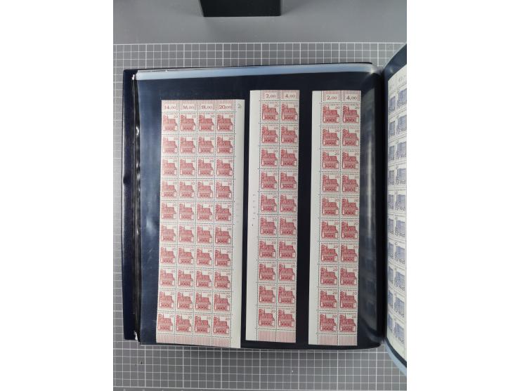 1960/75. postfrische Bogenteile der Dauerserien ab Bedeutende Deutsche, dabei Formnummern und Berlin mit u.a. Mi.-Nr. 246-49 