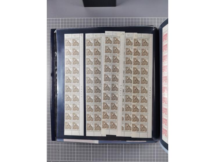 1960/75. postfrische Bogenteile der Dauerserien ab Bedeutende Deutsche, dabei Formnummern und Berlin mit u.a. Mi.-Nr. 246-49 