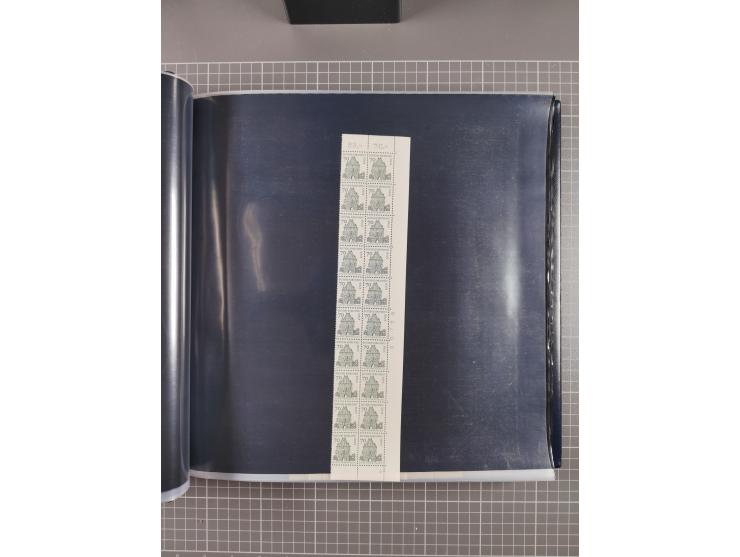 1960/75. postfrische Bogenteile der Dauerserien ab Bedeutende Deutsche, dabei Formnummern und Berlin mit u.a. Mi.-Nr. 246-49 