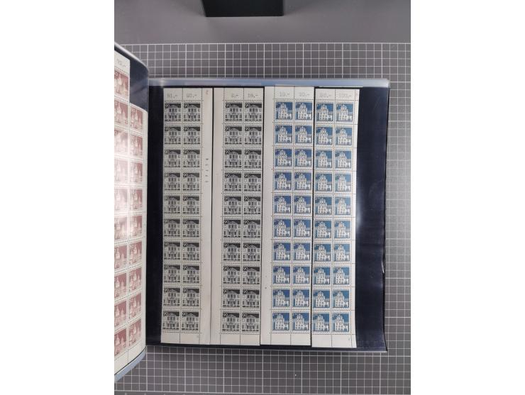 1960/75. postfrische Bogenteile der Dauerserien ab Bedeutende Deutsche, dabei Formnummern und Berlin mit u.a. Mi.-Nr. 246-49 