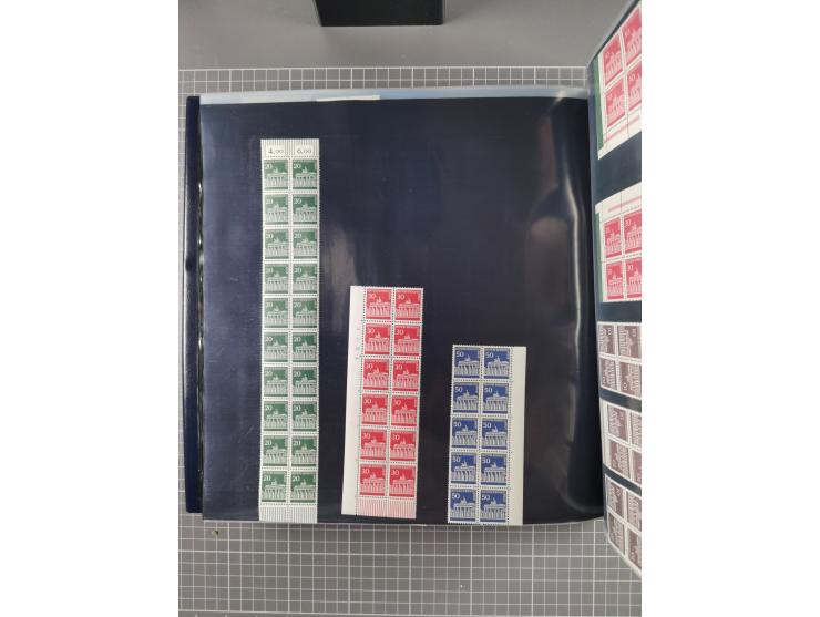 1960/75. postfrische Bogenteile der Dauerserien ab Bedeutende Deutsche, dabei Formnummern und Berlin mit u.a. Mi.-Nr. 246-49 