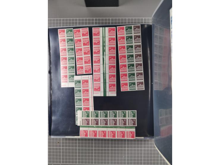1960/75. postfrische Bogenteile der Dauerserien ab Bedeutende Deutsche, dabei Formnummern und Berlin mit u.a. Mi.-Nr. 246-49 