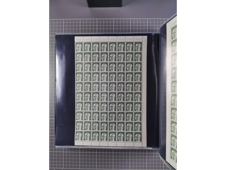 1960/75. postfrische Bogenteile der Dauerserien ab Bedeutende Deutsche, dabei Formnummern und Berlin mit u.a. Mi.-Nr. 246-49 