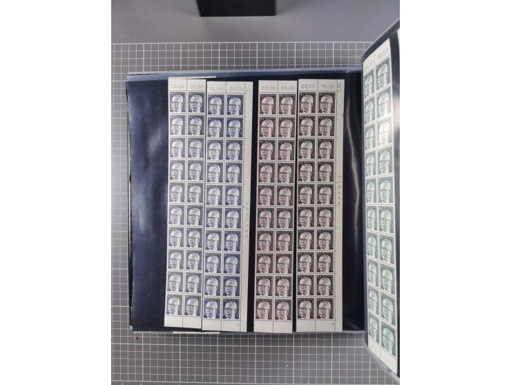 1960/75. postfrische Bogenteile der Dauerserien ab Bedeutende Deutsche, dabei Formnummern und Berlin mit u.a. Mi.-Nr. 246-49 