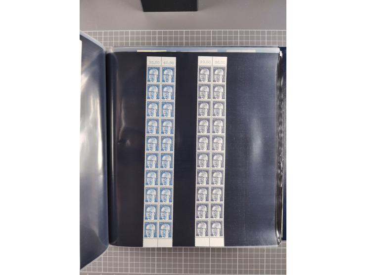 1960/75. postfrische Bogenteile der Dauerserien ab Bedeutende Deutsche, dabei Formnummern und Berlin mit u.a. Mi.-Nr. 246-49 