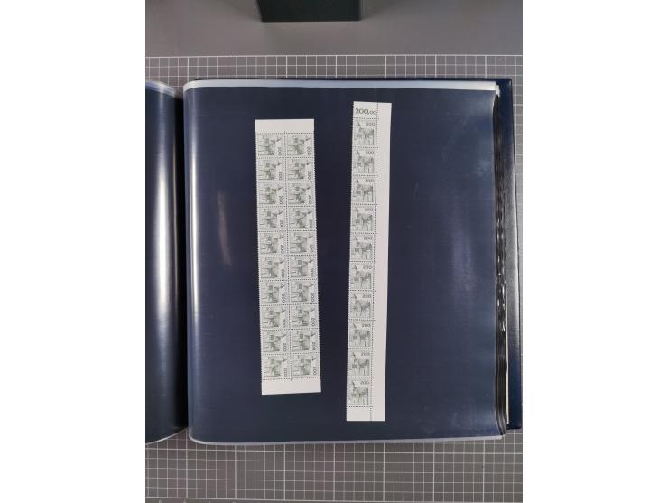 1960/75. postfrische Bogenteile der Dauerserien ab Bedeutende Deutsche, dabei Formnummern und Berlin mit u.a. Mi.-Nr. 246-49 