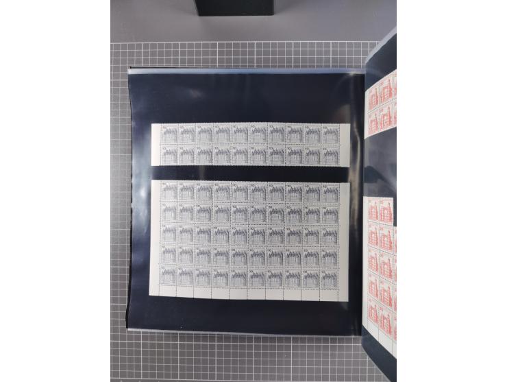 1960/75. postfrische Bogenteile der Dauerserien ab Bedeutende Deutsche, dabei Formnummern und Berlin mit u.a. Mi.-Nr. 246-49 