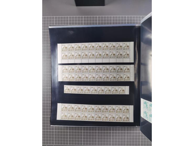 1960/75. postfrische Bogenteile der Dauerserien ab Bedeutende Deutsche, dabei Formnummern und Berlin mit u.a. Mi.-Nr. 246-49 