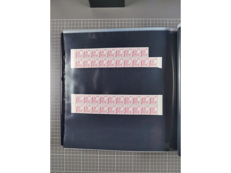 1960/75. postfrische Bogenteile der Dauerserien ab Bedeutende Deutsche, dabei Formnummern und Berlin mit u.a. Mi.-Nr. 246-49 