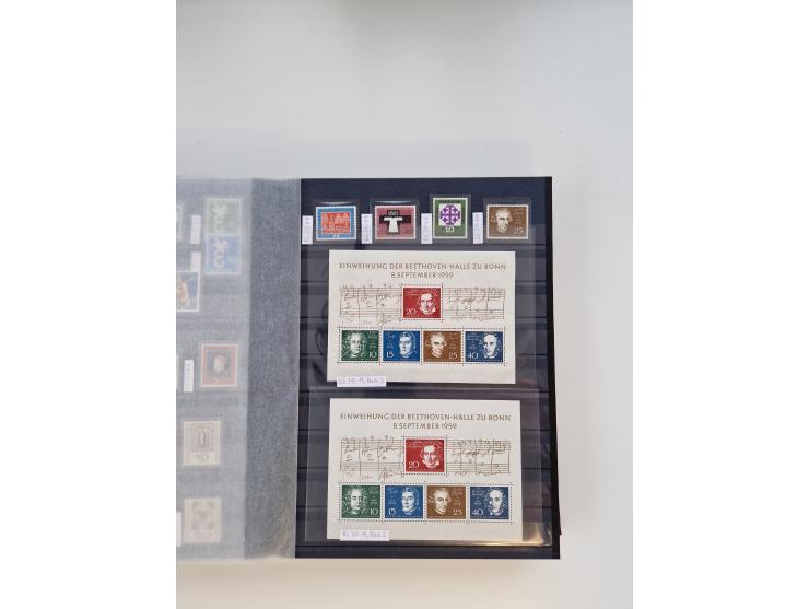 1920/2001, postfrischer, ungebrauchte und gestempelter Bestand in 8 großen Kartons, dabei Sammlungen Bund mit Posthorn, Berli