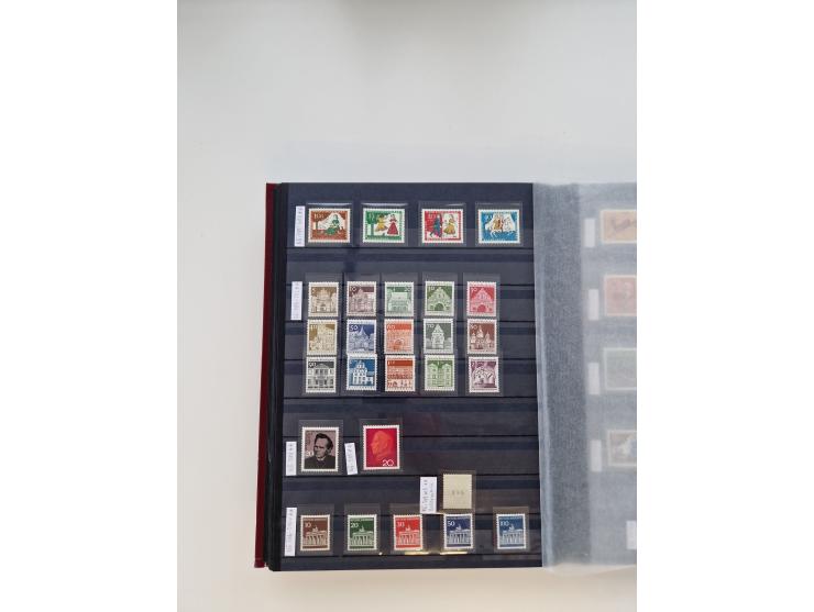 1920/2001, postfrischer, ungebrauchte und gestempelter Bestand in 8 großen Kartons, dabei Sammlungen Bund mit Posthorn, Berli