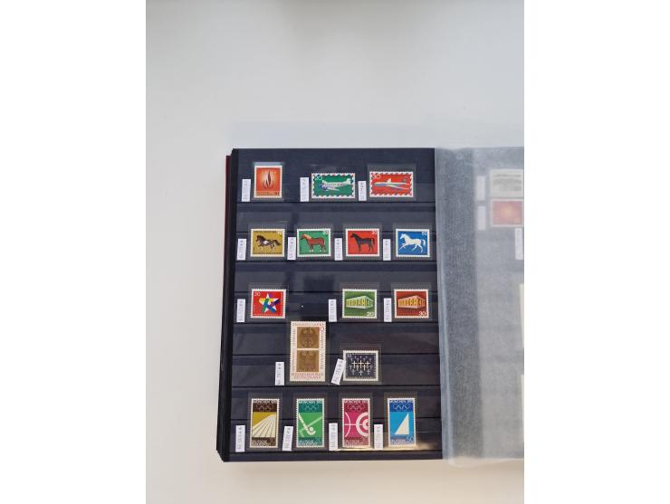 1920/2001, postfrischer, ungebrauchte und gestempelter Bestand in 8 großen Kartons, dabei Sammlungen Bund mit Posthorn, Berli