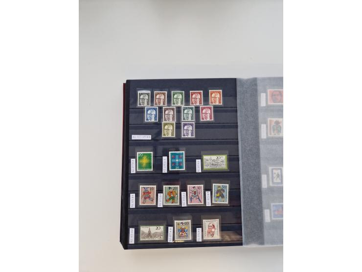 1920/2001, postfrischer, ungebrauchte und gestempelter Bestand in 8 großen Kartons, dabei Sammlungen Bund mit Posthorn, Berli