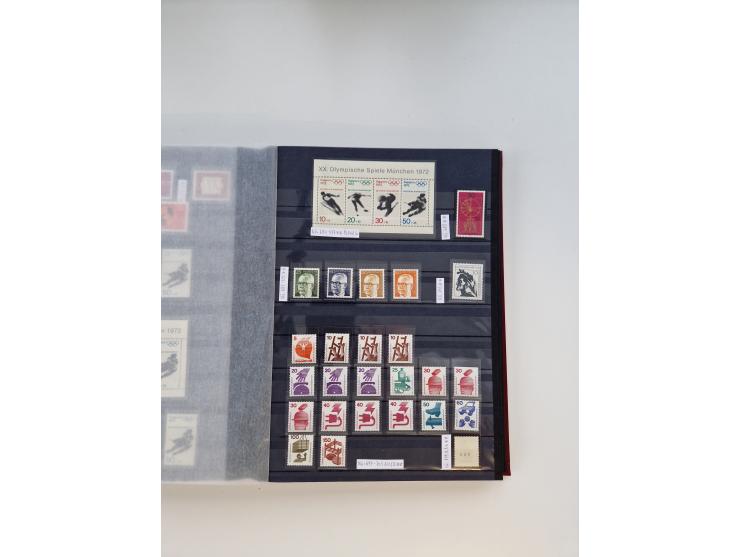 1920/2001, postfrischer, ungebrauchte und gestempelter Bestand in 8 großen Kartons, dabei Sammlungen Bund mit Posthorn, Berli