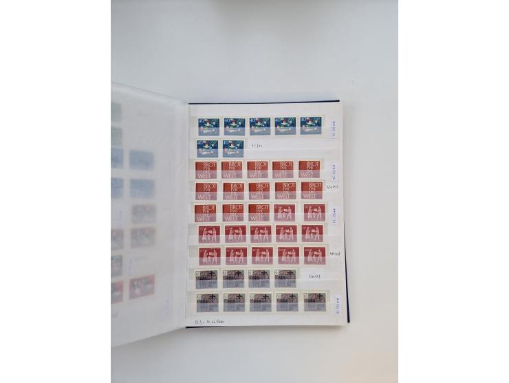 1920/2001, postfrischer, ungebrauchte und gestempelter Bestand in 8 großen Kartons, dabei Sammlungen Bund mit Posthorn, Berli