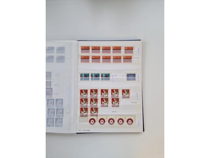 1920/2001, postfrischer, ungebrauchte und gestempelter Bestand in 8 großen Kartons, dabei Sammlungen Bund mit Posthorn, Berli