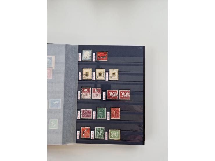 1920/2001, postfrischer, ungebrauchte und gestempelter Bestand in 8 großen Kartons, dabei Sammlungen Bund mit Posthorn, Berli